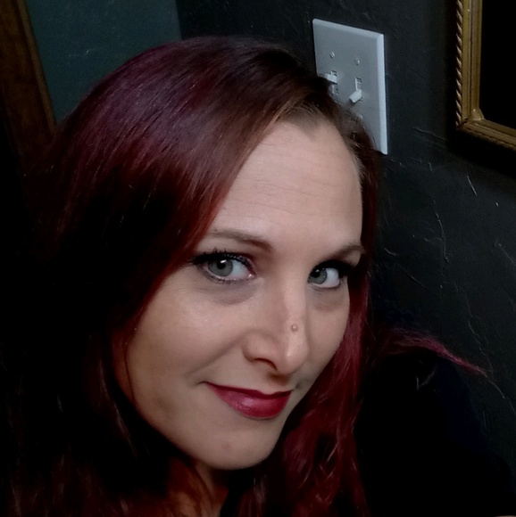 Meet your Posher, Melissa - Picture 2 of 2